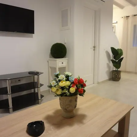 Guest house George House *