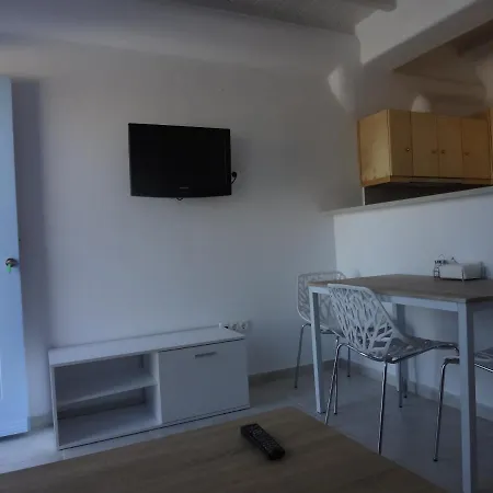 Affittacamere George House Ano Mera